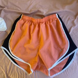 Nike Women’s tempo dry core 3” running shorts